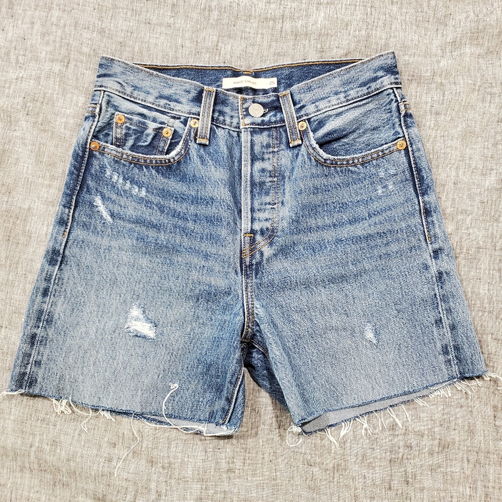 Levi Wedgie cut offs